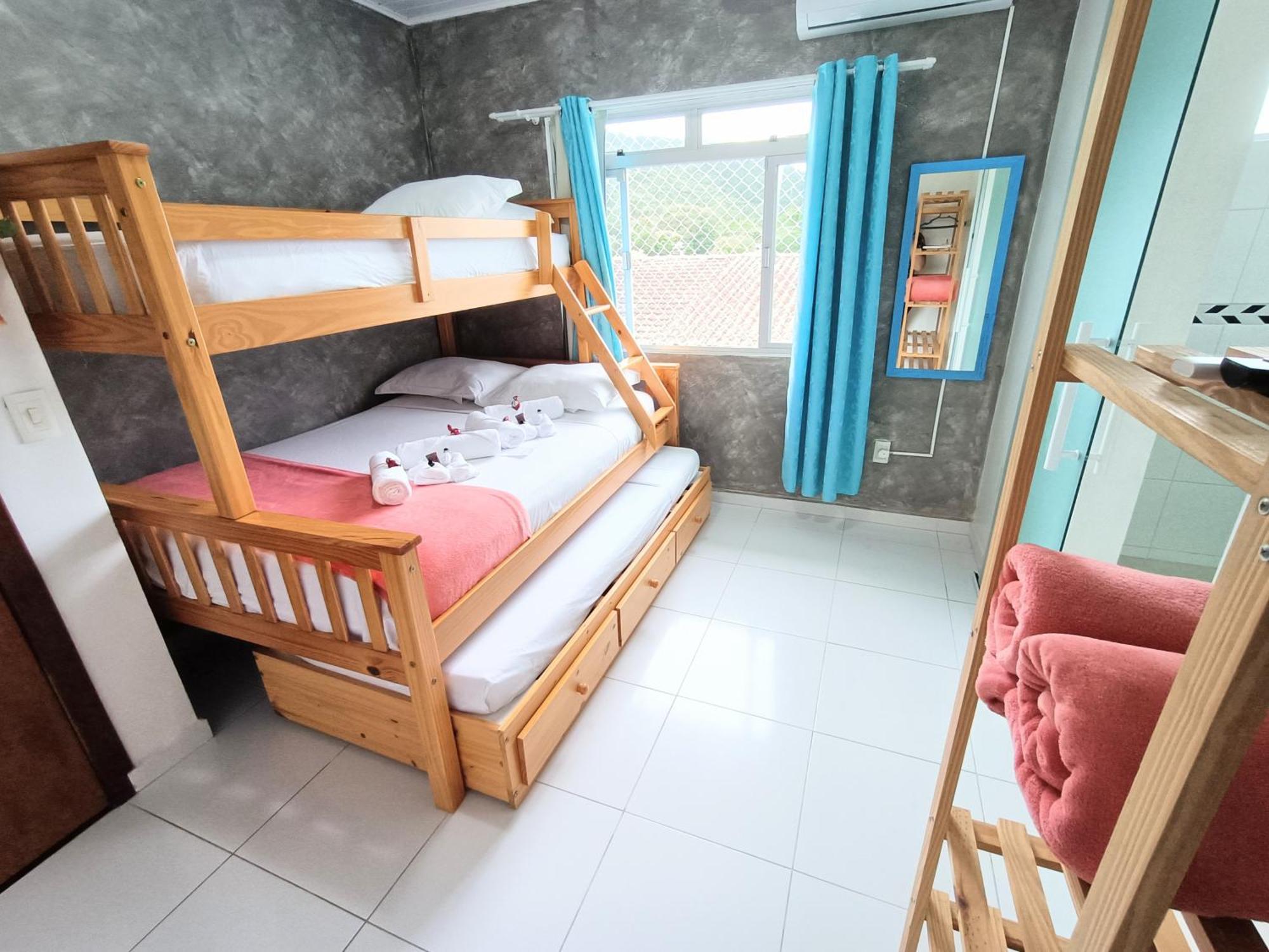 Hostel Casa Da Vo Rosa Governador Celso Ramos Zewnętrze zdjęcie